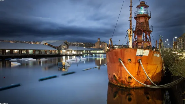 Blue hour in the harbour